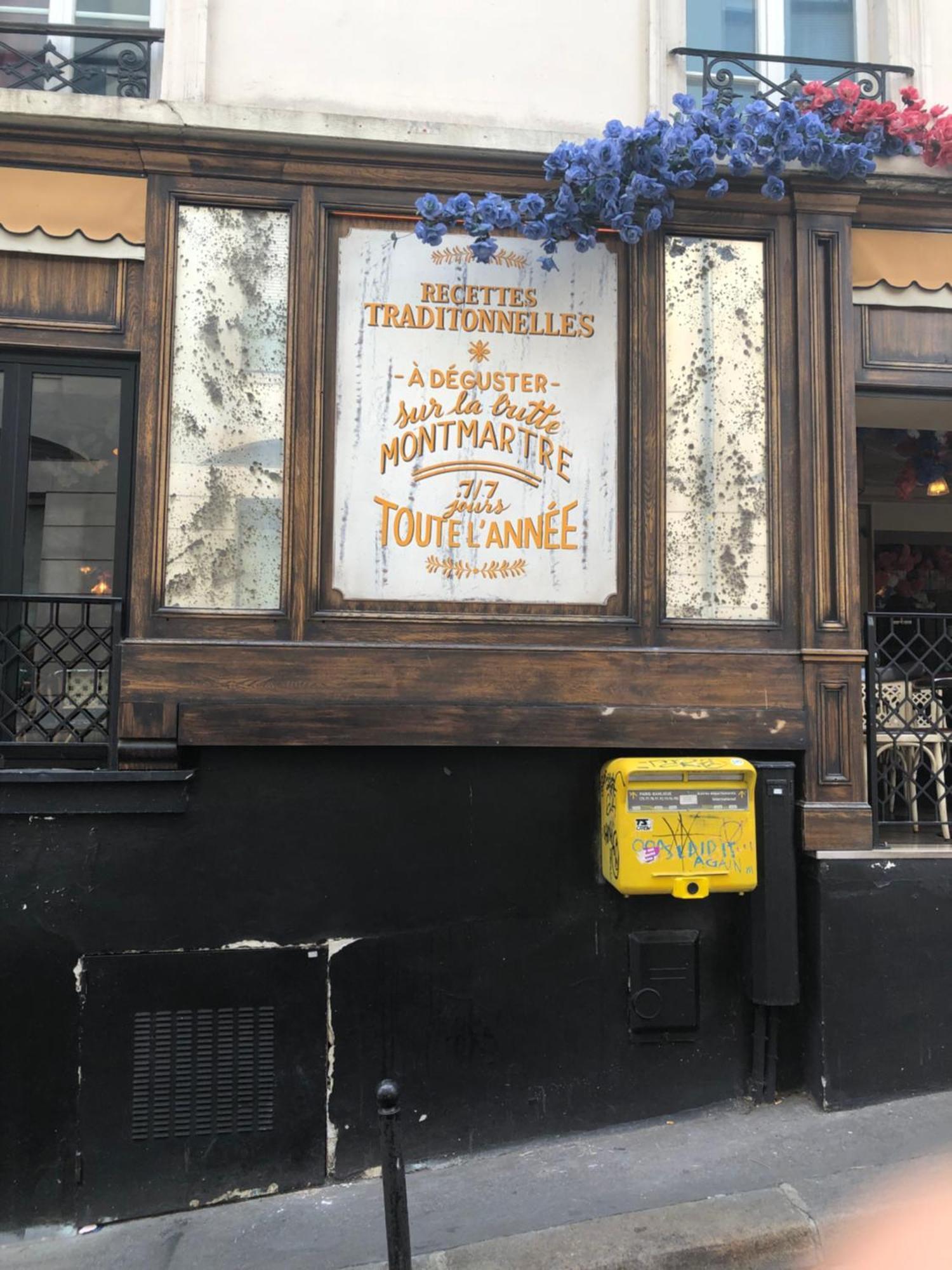 Studio Pigalle De 25 M2 - 2 Lits Simples Type Gigogne Pour 2 Personnes - Quartier Touristique De Paris - 2 Minutes De La Station Metro Pigalle ,Petit Train Vers La Butte Montmartre-Cabaret Moulin Rouge A 200 M,Cabaret Chez Michou-Restaurants-Saunas Eksteriør bilde
